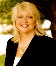 The Echo of Old Books by Barbara Davis