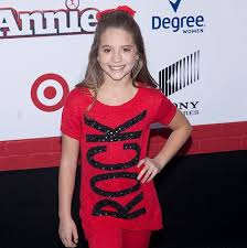 Maddie and mackenzie ziegler are one of out favorite pair of siblings. Where Are Dance Moms Stars Now Dance Moms Cast Then And Now