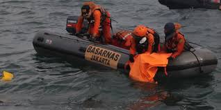 Ia selanjutnya mengatakan, proses penyelidikan kotak hitam dan pembuatan grafik data hasil transkrip adalah tahap yang membutuhkan waktu lama. Pencarian Black Box Pesawat Sriwijaya Air Sempat Terkendala Hujan Dan Badai Merdeka Com