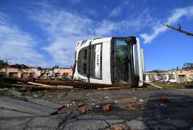 Au fost distruse peste 15.000 de case şi nouă şcoli, iar. Lg Qmfkbjzgxbm
