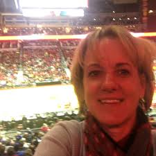 Lynn Wampler's Instagram, Twitter & Facebook