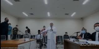 Berikut percakapan rizieq shihab dan hakim di dalam ruang sidang: Sabarnya Hakim Bujuk Rizieq Syihab Bertahan Di Ruang Sidang Merdeka Com