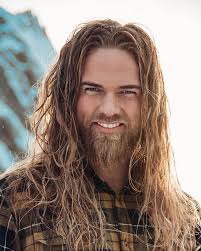 It was bad mood between comedian espen thoresen (62) and former football player john arne riise (40) in last week's farmen kjendis. Lasse L Matberg Hiking Viking Mittnorge Ilovenorway Fredrikmwinge Facebook