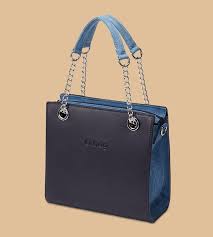 The iconic o bag, o bag handbags come in various shapes and colours with interchangeable handles and accessories. Produkt