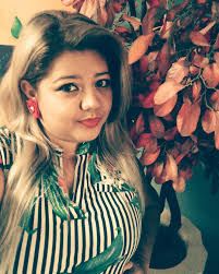 Todos los días son diferentes. 😉 📸#vintage . . . #2019 #moda2019  #hudabeauty #507 #pty507 #pty #dia #lipstick #labial #fotoclasic