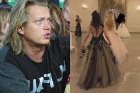 Aktor znany z filmu młode wilki dostał swój program w tvp info, gdzie tworzy duet z magdaleną ogórek. Piotr Krysiak Opisal Gwalt Gwiazdora Tvp Podczas Konkursu Miss Generation Tlumaczy Sie Jakimowicz Nie Zgwalcilem