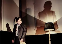 Ne pas consommer pour préserver, tel est son credo. L Amour Fau Mordue De Theatre Blog De Critiques Theatrales