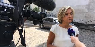 La jeune fille percutée à myennes est décédée ; Lycee Valerie Pecresse S Enerve Contre Jean Michel Blanquer Mce Tv