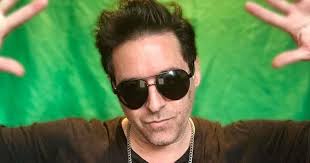 Dolor en La Plata: murió el músico, actor y poeta Juan Pablo Bochatón