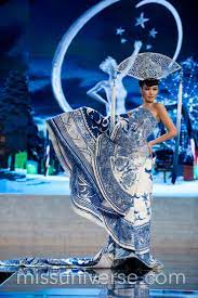 On friday, 74 of the most beautiful women on the planet (or is it the universe?) gathered for the traditional national costume competition. Miss Universe National Costumes The Best The Worst And The What Were They Thinking Ohnotheydidnt Livejournal