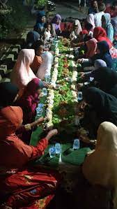 Umat Muslim Buka Puasa Megibung Dengan Semeton Hindu Dan Kristen Metrobali Com