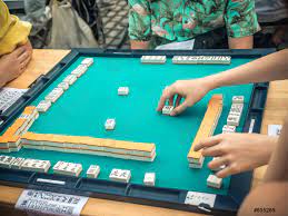 Jan 18, 2018 · 🀄: Gente Jugando Mahjong Asiatico Basado En Azulejo Juego De Foto De Stock Crushpixel