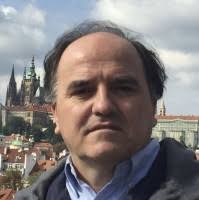 50+ perfiles de «Mendiola»