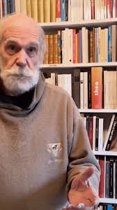 Man inherits 40K books from his family, opens bookstore in his home