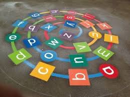 Resbalin y centro de juego (29). 40 Nuevos Y Divertidos Juegos Tradicionales Para El Patio Del Cole Pinta Tu Patio Para Jugar Imagenes Educativas Juegos Para Pintar Parque Infantil De Preescolar Juegos Tradicionales