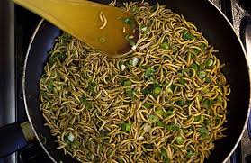 Daca te mananca ambele palme, inseamna ca ghinionul te va ocoli in ziua respectiva si chiar este posibil sa ai parte de o suma de bani la care nu te asteptai. Ce InseamnÄƒ Cand Visezi Viermi Zenivers Ro