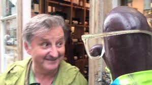 Avec notre ami Gilles au Vin en bouche, son paradis des vins nature qui  sont des vins dont les raisins ont été cultivés en agriculture biologique,  souvent également en biodynamie, et dont aucun ...