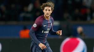 Sein sohn sei dabei voller tatendrang gewesen, mbappe kennenzulernen. Psg Adrien Rabiots Mutter Attackiert Paris Saint Germain Und Neymar Fussball International Sport Bild
