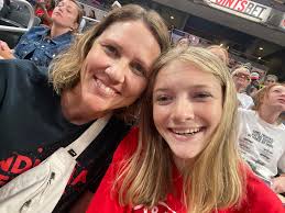 Abby Carrigan (@friend_abby)