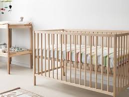 Mi caso particular, habiendo realizado un pedido con bastante volumen, el transportista apareció en casa el día y a la hora que le dio la gana ( laborable of course ). Cunas De Ikea Modelos Y Caracteristicas Para Una Buena Eleccion