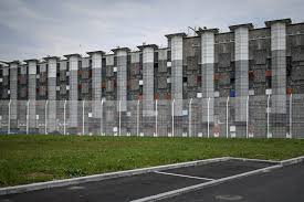 Faits Divers Un Detenu Mineur Se Suicide A La Prison De Fleury Merogis