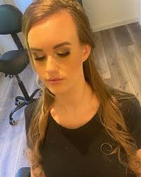 Haar & Make-up. Ook hier hebben we weer een messy Braid aan toegevoegd 🤩