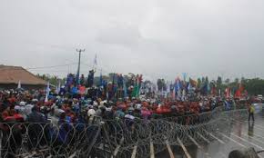Kamis, 13 juni 2019 garmen, jepara, pabrik jepara, sd, sma, smk, smp. 1 000 Pekerja Pt Pwi Jepara Dari Pati Diistirahatkan 14 Hari Dan Dibayar Penuh Serikat Pekerja Nasional