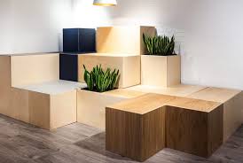 Estrade en bois sur mesure. Estrade Huddlebox Moore