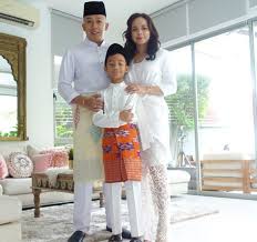 Beliau juga terkenal dengan peranan televisyen seperti sumpah bunian, khurafat the series, ana lu'lu. Baju Raya Nora Danish Disamakan Macam Alas Meja Mynewshub