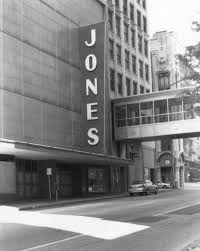 The Jones Store 12th And Main Downtown Kansas City Missouri This Is The East Side Of The Building On T Kansas City Downtown Kansas City Missouri Kansas Photos
