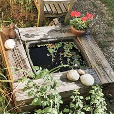 Ein Absoluter Trend 2019 Sind Miniteiche Da Man Sie Auch Auf Dem Balkon Oder Der Terrasse Platzieren Kann Sind Sie Fur Miniteich Garten Deko Alte Badewanne