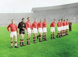 England 3 Hungary 6 In 1953 At Wembley The Hungarian Team Wait For England Friendly England Football Team International Football National Football Teams