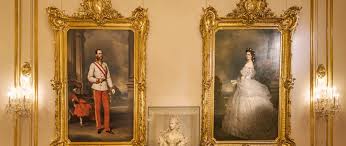 Oysa elizabeth ile ilgili google'de söyle kisaca yapilacak bir. Sisi Museum Review Of The Life Of Empress Elisabeth