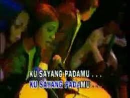 Lagu lirik bunga hiasan merupakan lagu yang dipopulerkan oleh lagu anak. Lirik Lagu Bunga Dan Video Karaoke Kumpulan Lyrics Terlengkap Di Wowkeren Com