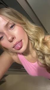 Colleen Cormier's Instagram, Twitter & Facebook