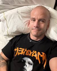 Alberto Bravo's Instagram, Twitter & Facebook