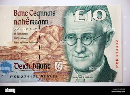 Old irish pound note hi-res stock photography and images