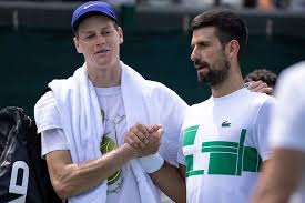 Sinner e Djokovic fazem duelo de campeões a partir das 5h30