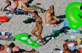 CDM 735 Nudist Fun with Green Waterfloater | MOTHERLESS.COM ™