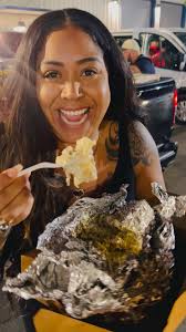 Yall heard it here first “malo ho’osi” 😂, Tenelle approves of Joann’s  Kitchen 🤪🤙🏼