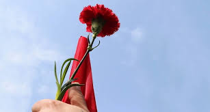 Τι ορίζει ο νόμος όταν η πρωτομαγιά πέφτει μέσα στη μεγάλη εβδομάδα Prwtomagia 2021 Metaferetai O Fetinos Eortasmos Ths Neoi Orizontes