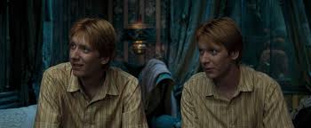 Maybe you would like to learn more about one of these? 26 Kleine Details Aus Harry Potter Die Dich Vollig Umhauen Werden Weasley Twins Harry Potter Fanfiction Harry Potter