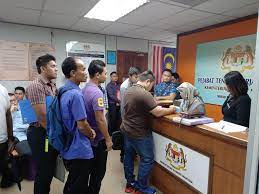 • loyalitas dan solidaritas pejabat baru masih disangsikan; Pejabat Tenaga Kerja Bintulu Kementerian Sumber Manusia Facebook