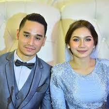 Are you looking to get in touch with wan syahera putri aprena for commercial opportunities ? Ramai Sangka Aprena Manrose Masih Single Tapi Silap Lelaki Kacak Inilah Imam Keluarga