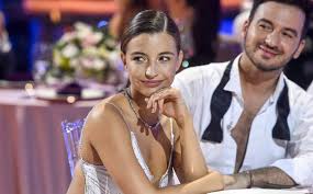 Julia wieniawa (22 l.) jest w trakcie przeprowadzki do nowego mieszkania. Julia Wieniawa Pochwalila Sie Zdjeciami W Bikini Na Egzotycznym Urlopie Towarzyszy Jej Nikodem Rozbicki Gwiazdy Maxxx News Rmf Maxxx