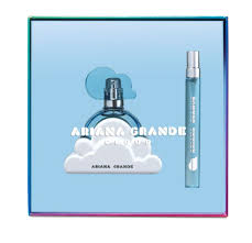 Cloud by ariana grande is a dreamy blend of alluring lavender blossom, forbidden juicy pear and mouthwatering bergamot. Ariana Grande Cloud Gift Set Heaton S Co