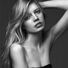 AtNTM Cycle 6 4th Episode : Hanging from an Observatory Photo Shoot