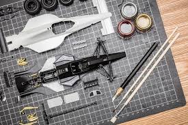 Laminate and plastic can be worrisome to paint for some people because it seems like a surface that paint would not stick to. Acrylic Paint On Plastic Will Acrylic Paint Stick To Plastic