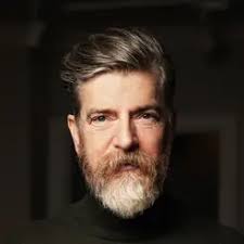 Peyton Robert Neubauer: Makler aus Potsdam