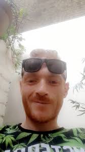 Irish in London, knows how to hv fun cos red heads are more fiery 🔥 btm  guy 41, 7" cut